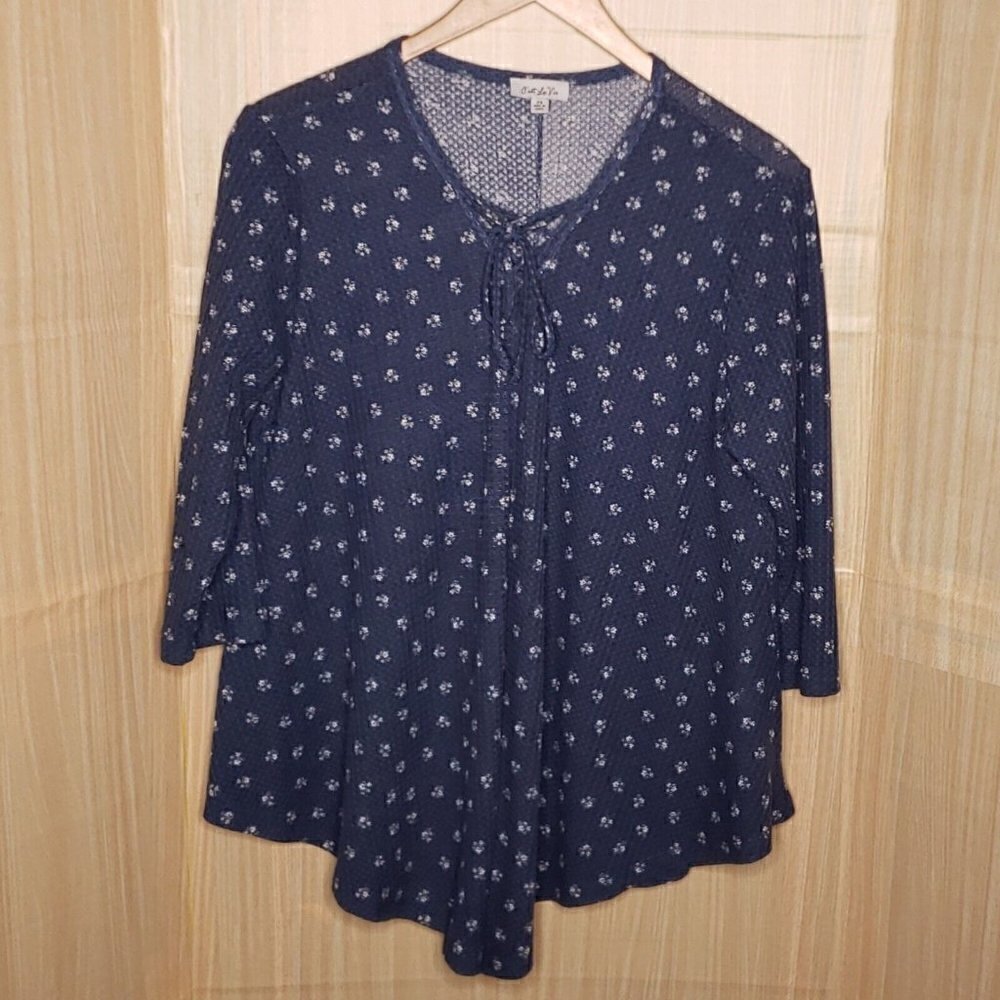 C'est La Vie Womens Plus Blue Floral Thermal Top 2X